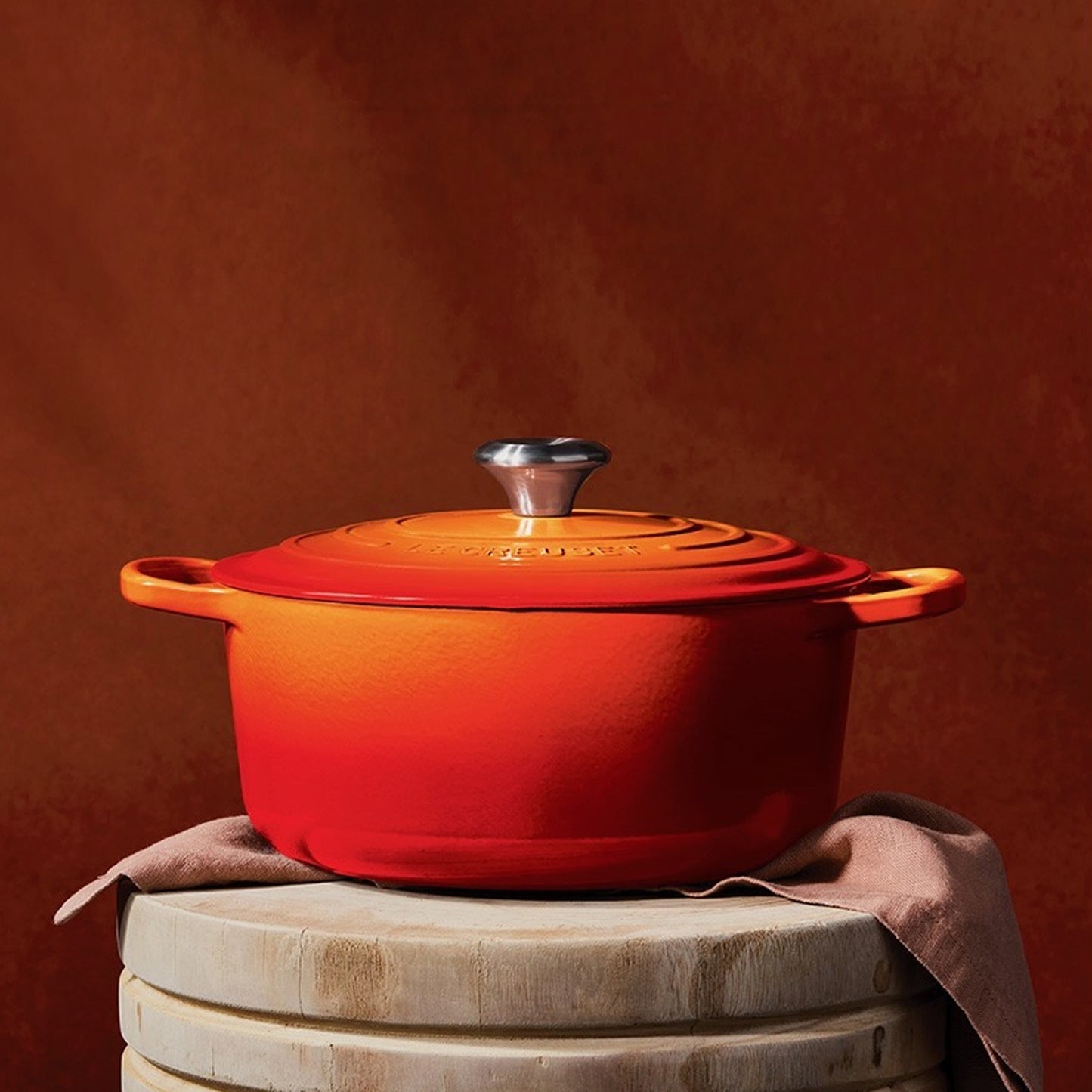 Le Creuset Cast Iron Dutch Oven – Premium Enamelled Casserole Dish for Superior Cooking