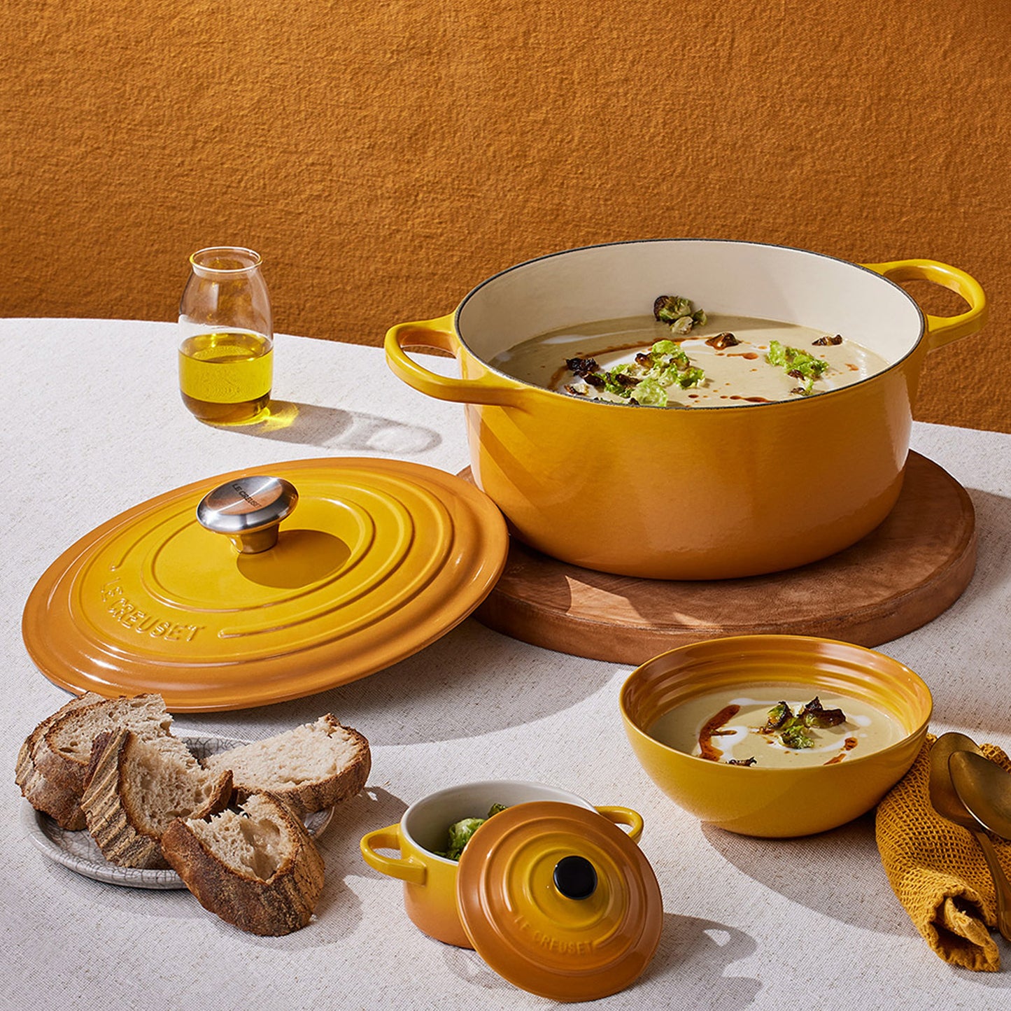 Le Creuset Cast Iron Dutch Oven – Premium Enamelled Casserole Dish for Superior Cooking